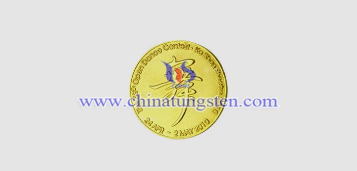 钨合金镀金纪念币图片