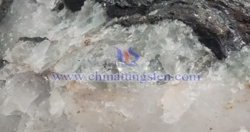 钨矿图片