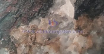 钨矿图片